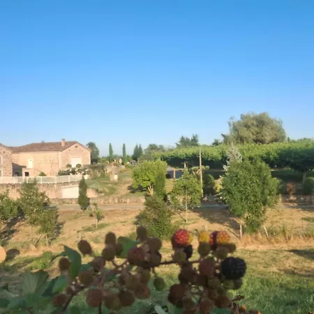Дом отдыха Au Clos Des Vessettes *